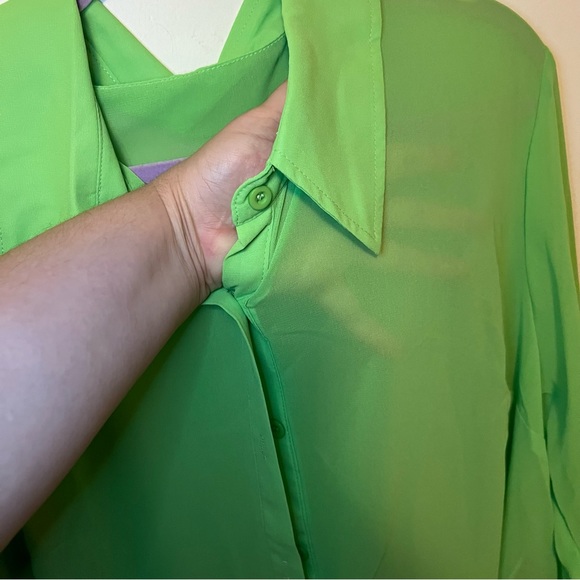 PLUS Sheer Top 💚 - Picture 5 of 5